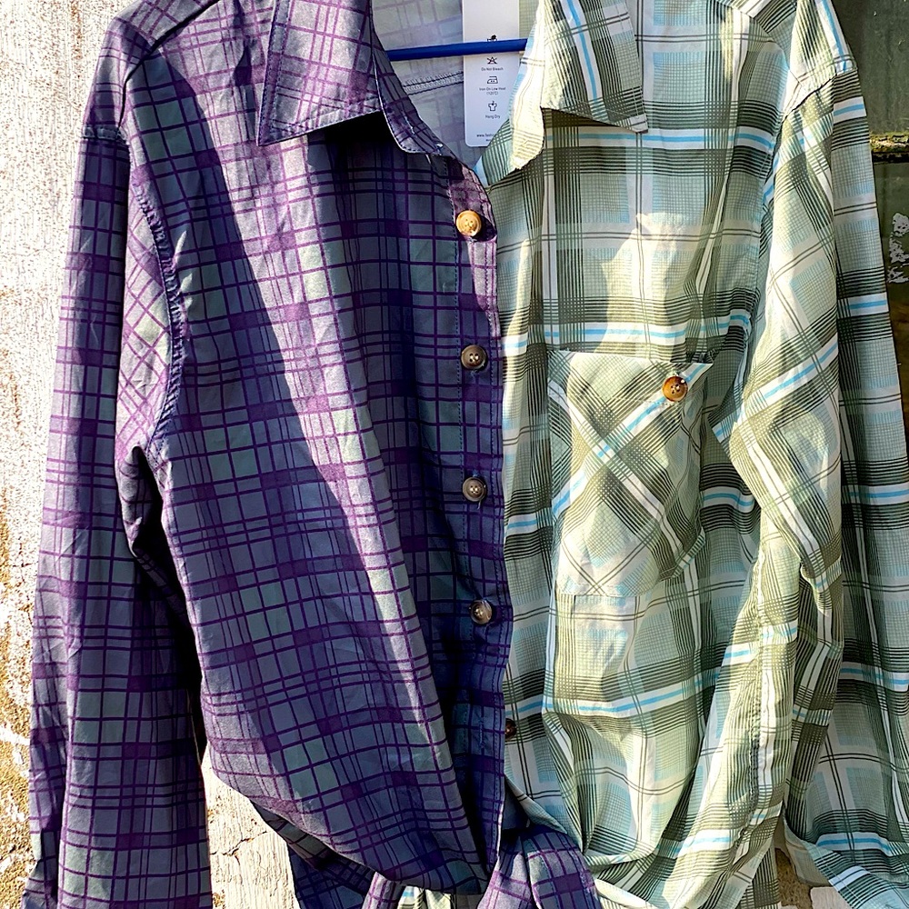 Women’s size med-large two toned split pattern plaid button down blouse